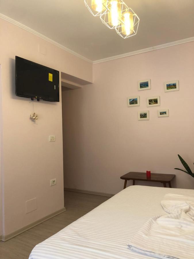 Itan'S Apartment-Lovely Guest Apartment In Center Tirana Exterior photo
